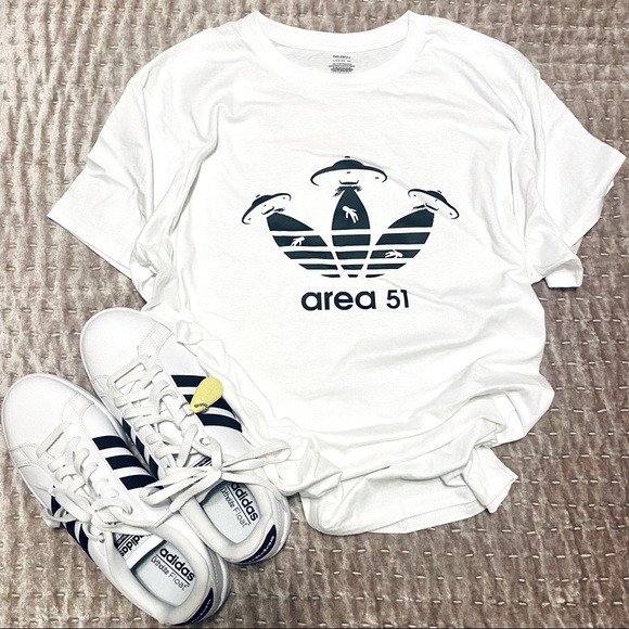 Gildan Other - Area 51 T-shirt